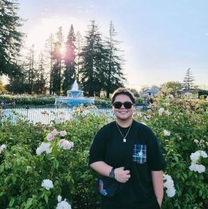 Meet your Posher, Lee